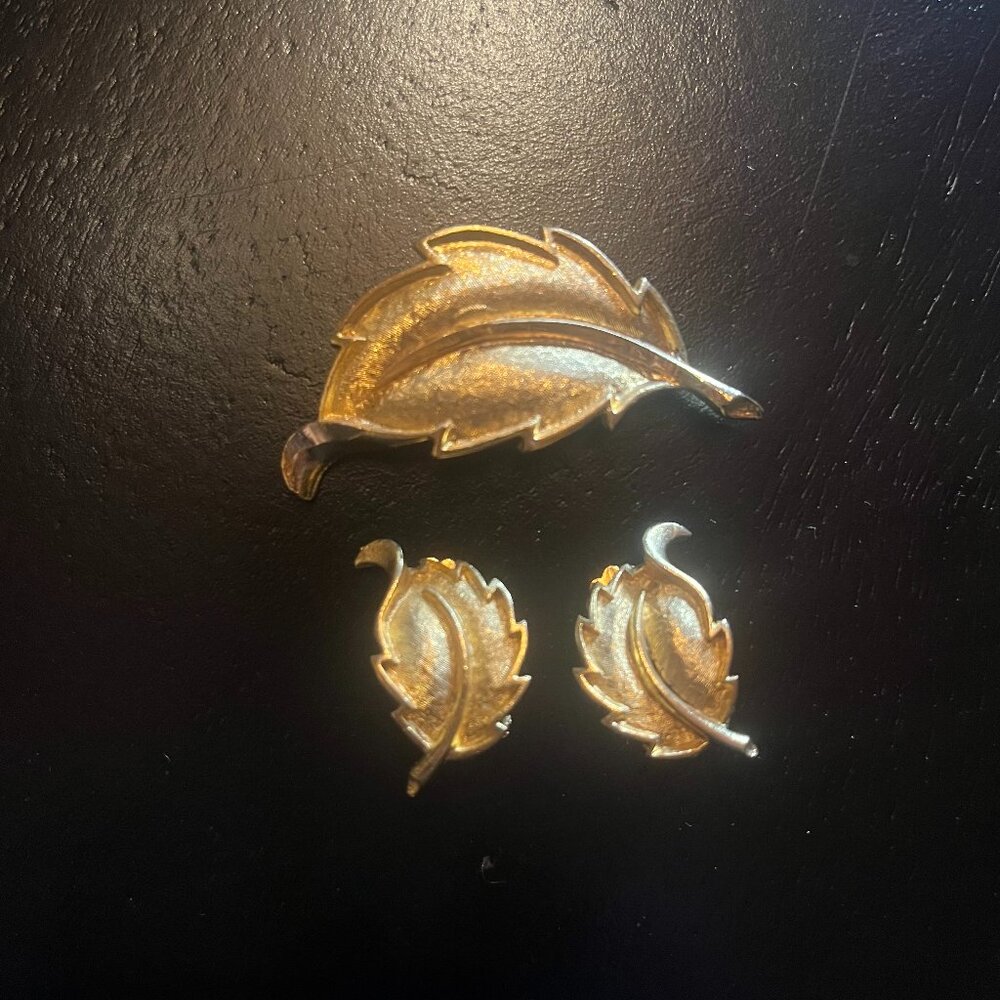 Vintage Brushed Gold Tone Leaf Brooch and Clip on Earring Set